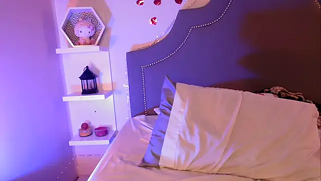 pocahontamoon's cam snapshot