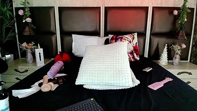 Bella_Smiith_'s cam snapshot