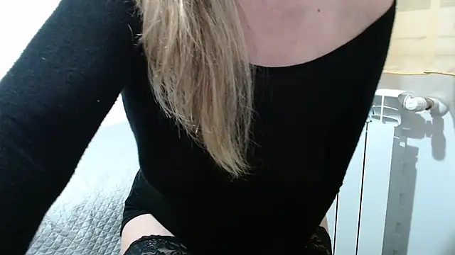 SerenaMilf's cam snapshot