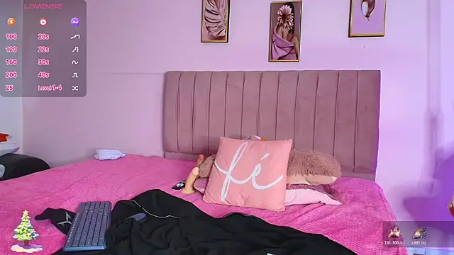 little_ellie_1's cam snapshot