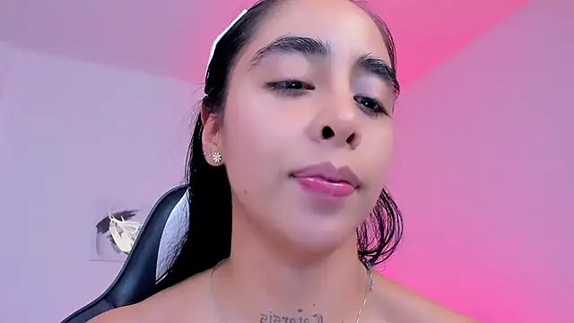 sophierooy22's cam snapshot