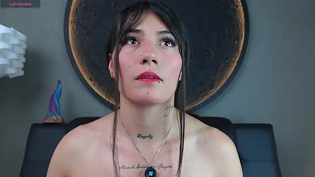 miss_sharlotte18's cam snapshot