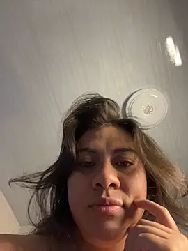 Poli_amor2025's cam snapshot