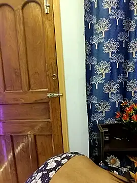 priya_26's cam snapshot