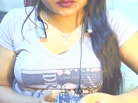 Nusrat_Faria07's cam snapshot