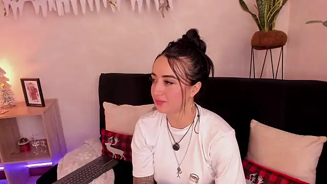 EmmyEvans1's cam snapshot