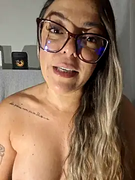 LiviaTavares_123's cam snapshot