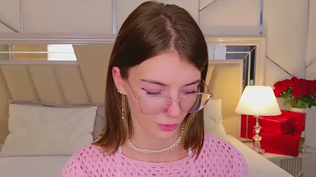 MeganMour's cam snapshot