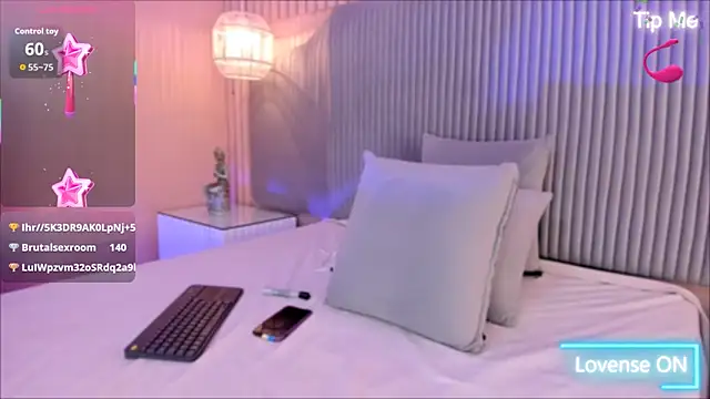 Little_vel's cam snapshot