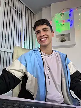 AdrianRinaldi live sex cam