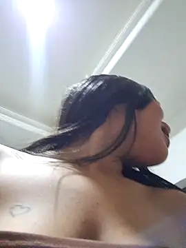 Michell_em's cam snapshot