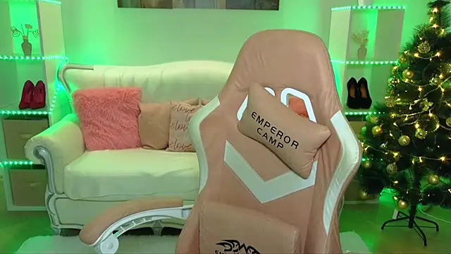 EmmyMills's cam snapshot