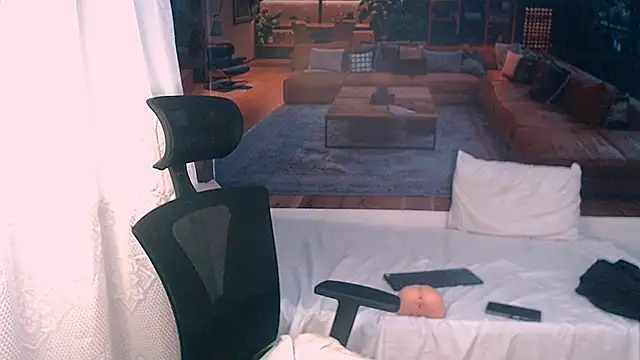 RomeoMillerr's cam snapshot