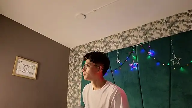 Aaron_Eze's cam snapshot