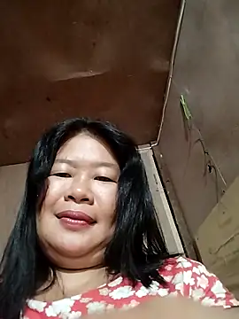 Lovelywoman43's cam snapshot