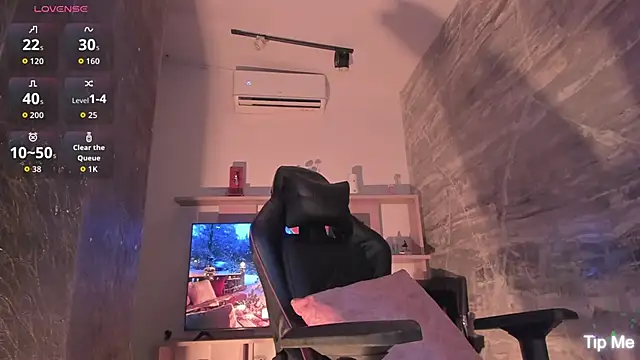 LunaBaker-1's cam snapshot