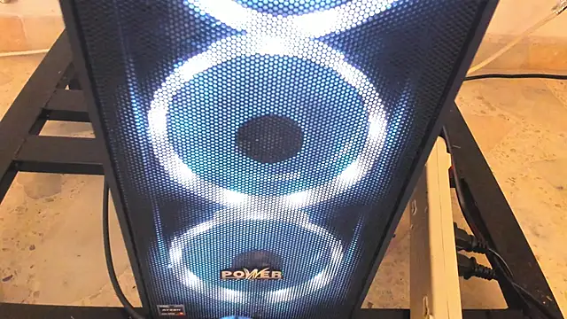 MiaLuxxi live sex cam