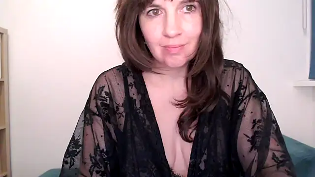 Ella_Next_Door's cam snapshot