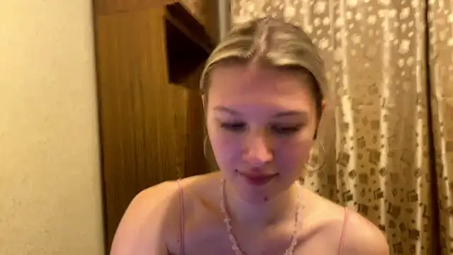 SkyeDavis's cam snapshot