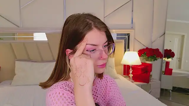 MeganMour's cam snapshot