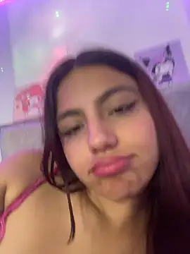 Emily-teen's cam snapshot