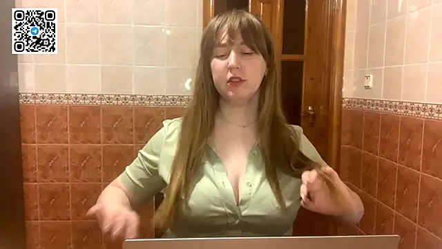 MaroonMoon_'s cam snapshot