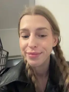 kira_mia live sex cam