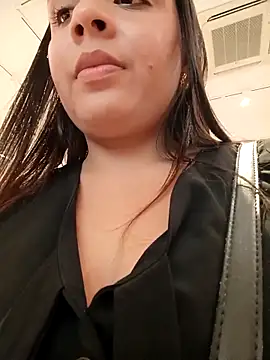 Julieth_hot-69's cam snapshot