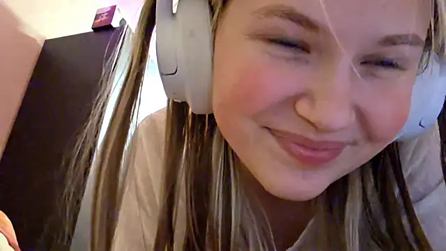 KarinRobertson live sex cam