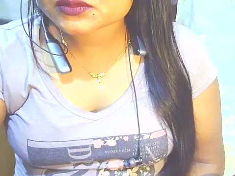 Nusrat_Faria07's cam snapshot