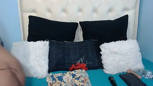 CutieBarbieXX's cam snapshot