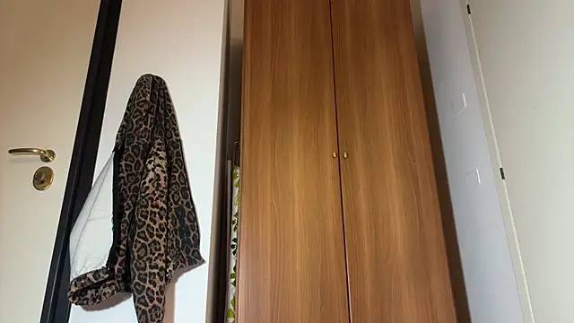 Babemonsterr's cam snapshot