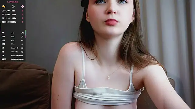 Eliravelvet's cam snapshot