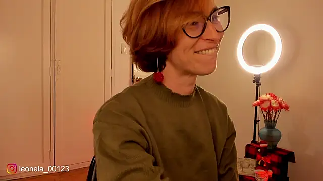 cuddlingbunny's cam snapshot