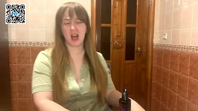 MaroonMoon_'s cam snapshot