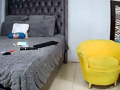 xxBoobieGal live sex cam