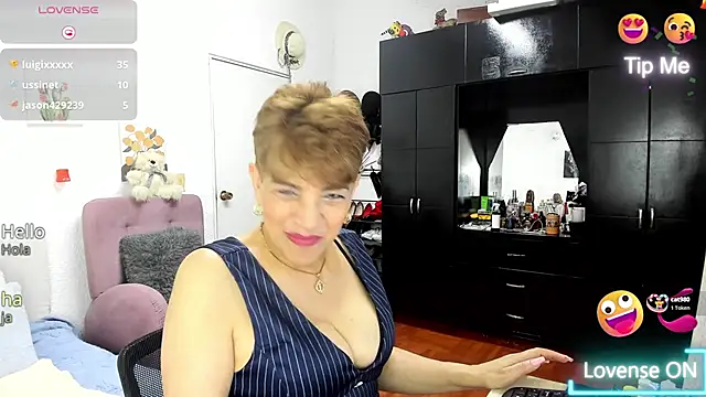 Angelina_Stone_65's cam snapshot