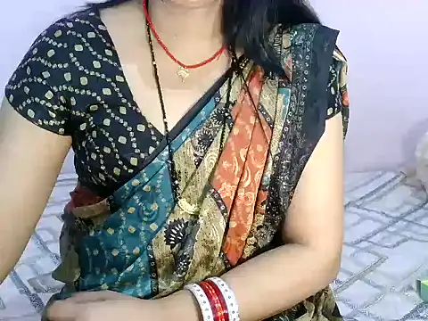 raadhikaaa's cam snapshot