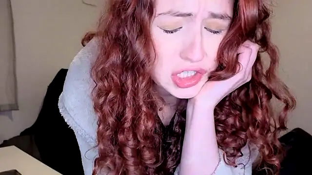 ENGLISHEMILY_69's cam snapshot