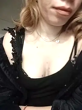 EvyLure live sex cam