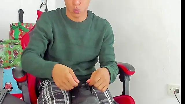 Maximiliano_Khalil live sex cam