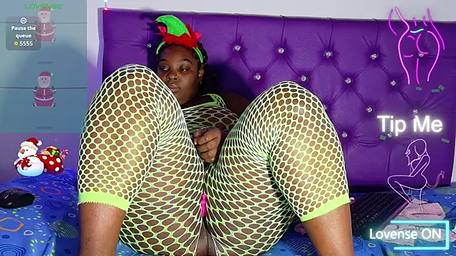 ebony_NeighborMoans's cam snapshot