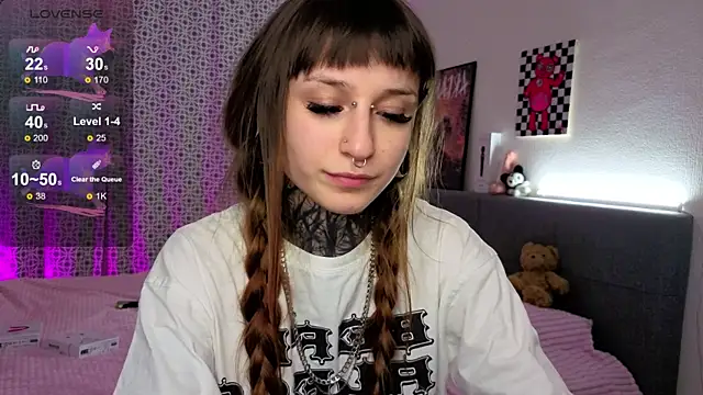 LilithPoison's cam snapshot