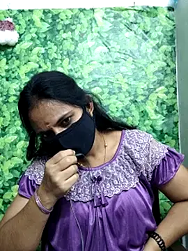 Queen-Neha's cam snapshot