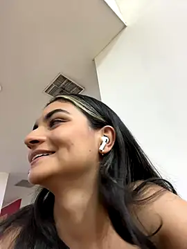 Cat2525 live sex cam