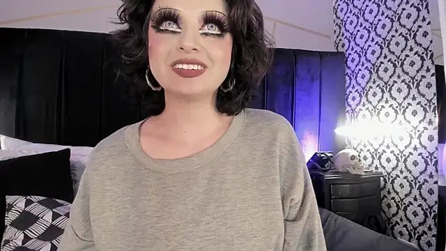 Adeelinee's cam snapshot