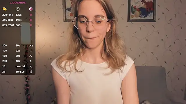 JoanBaggott's cam snapshot