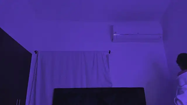 Lily_Woodz's cam snapshot