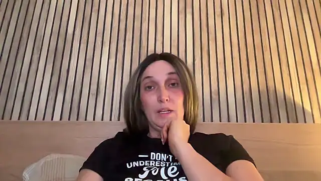 ElegantLilyXX's cam snapshot