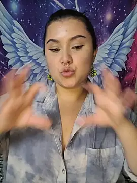 CurvyNoir's cam snapshot